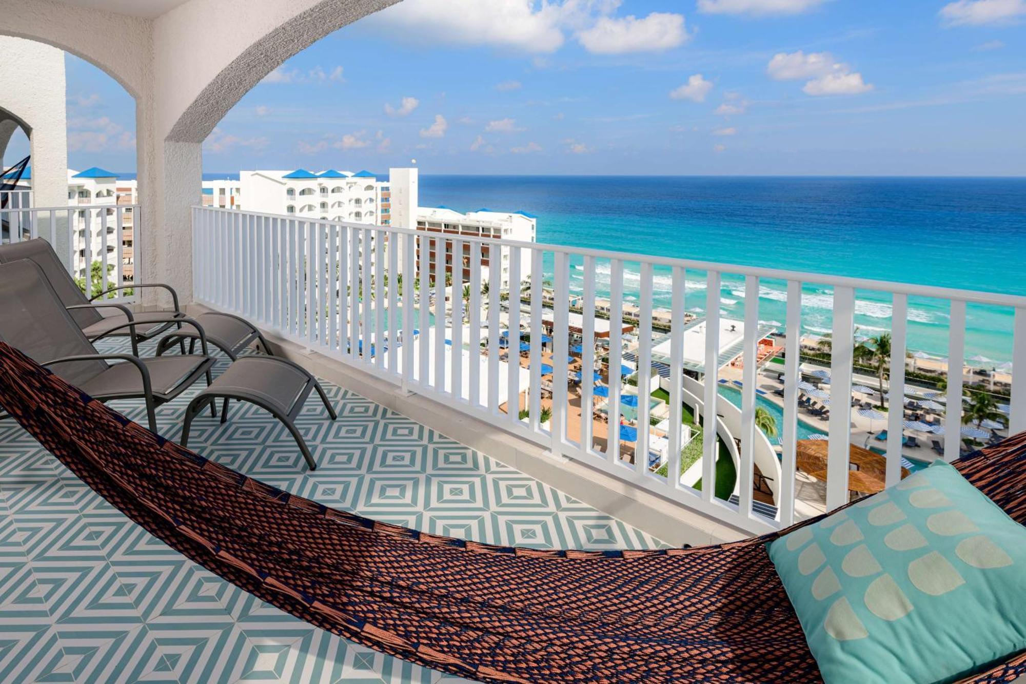 Hilton Cancun Mar Caribe All-Inclusive Resort ภายนอก รูปภาพ