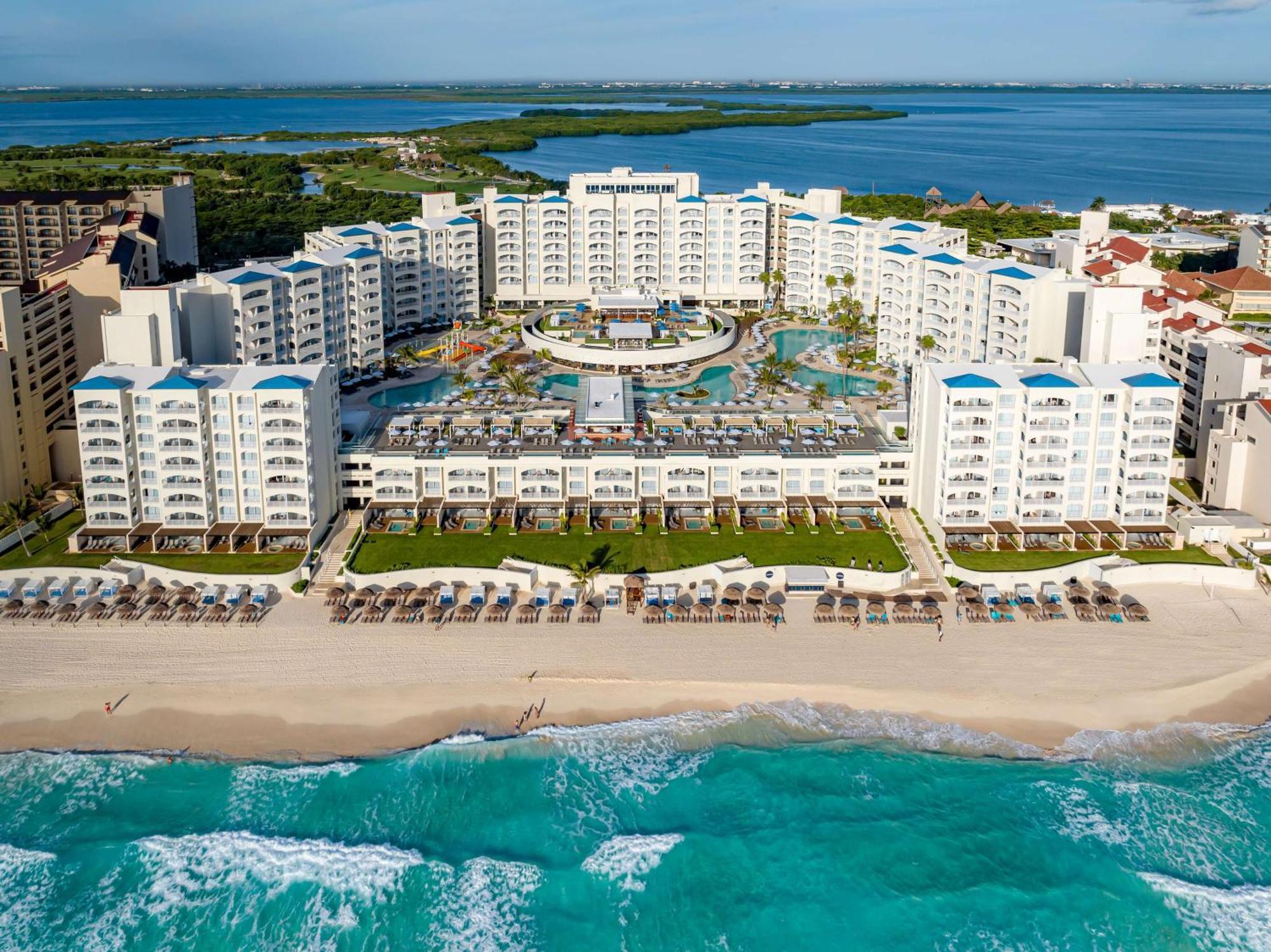 Hilton Cancun Mar Caribe All-Inclusive Resort ภายนอก รูปภาพ