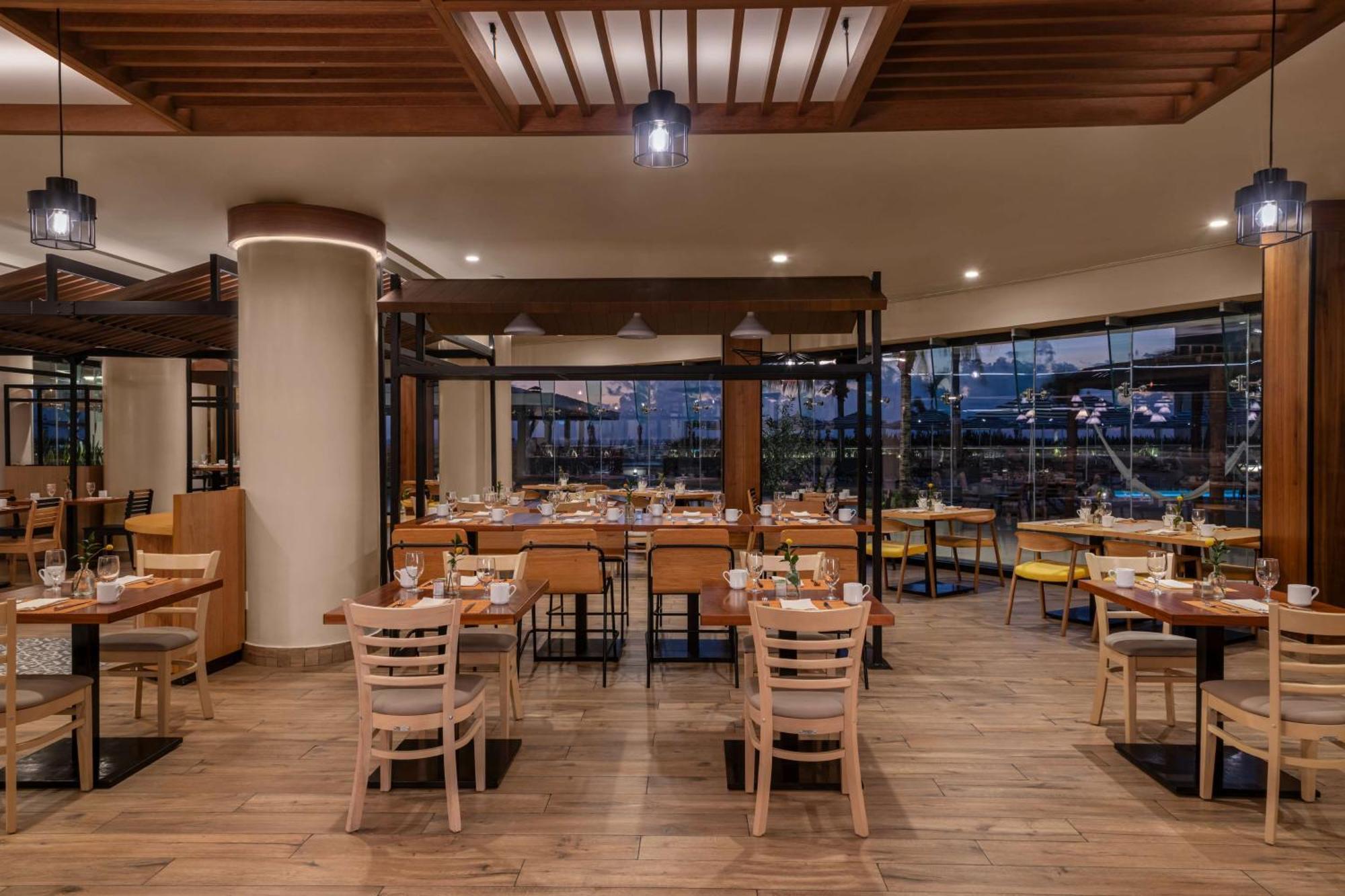Hilton Cancun Mar Caribe All-Inclusive Resort ภายนอก รูปภาพ